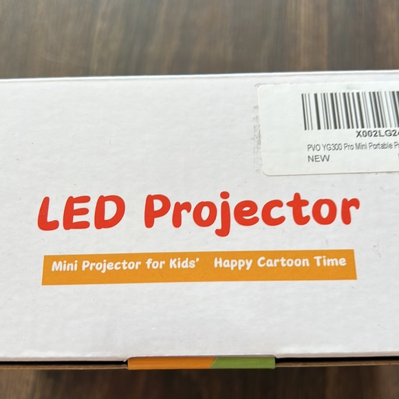 LED Projector Mini Projector for Kids - Picture 3 of 3